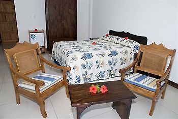 Augerine Guest House Beau Vallon  Exterior photo