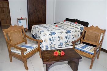 Augerine Guest House Beau Vallon  Exterior photo